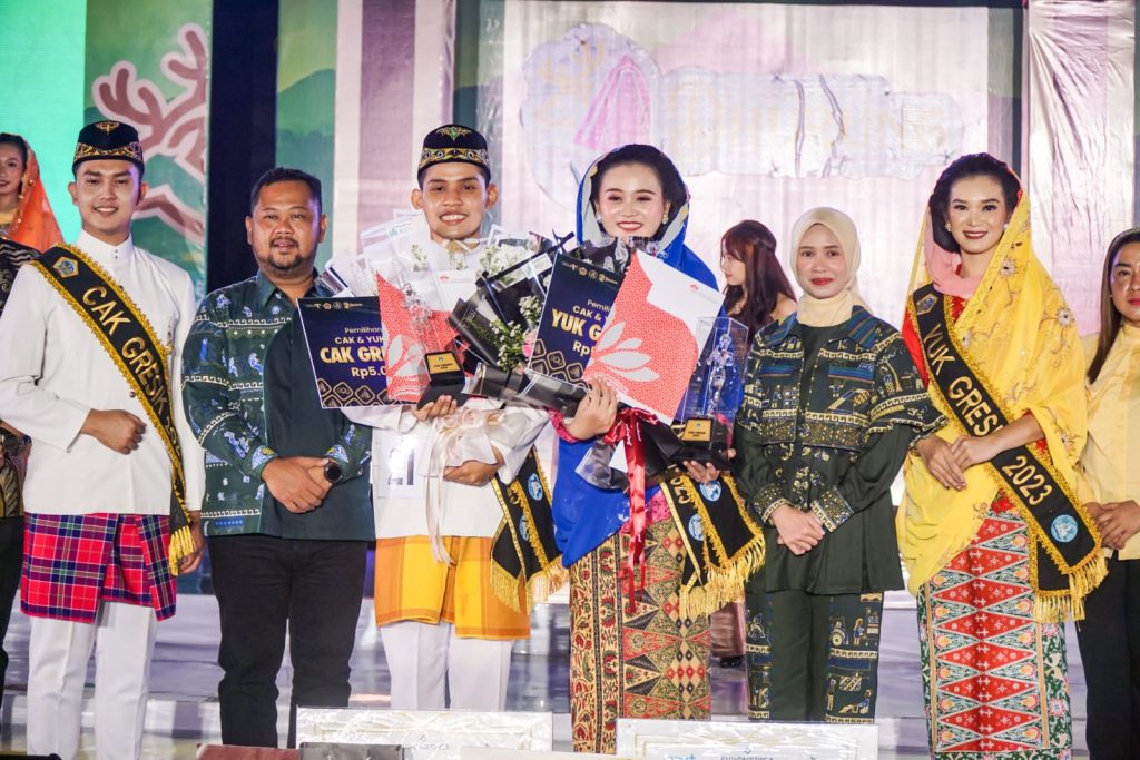 Bupati Gresik Fandi Akhmad Yani menghadiri Grand Final Pemilihan Duta Cak Yuk Gresik 2025