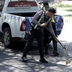 Satlantas Polres Gresik Tambal Jalan Berlubang di Jalan Wahidin