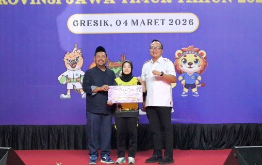 Bupati Fandi Akhmad Yani Serahkan Bonus Rp 9,3 Miliar kepada Kontingen Kabupaten Gresik Usai Raih Peringkat Enam di Pekan Olahraga Provinsi IX Jawa Timur