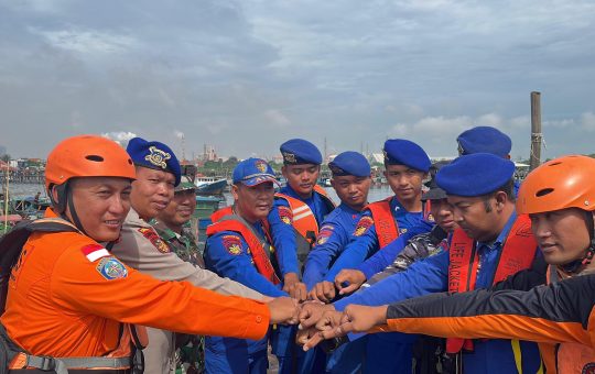 Hari Ketiga Pencarian, Satpolairud Polres Gresik dan Tim SAR Temukan Korban KM Dharma Ferry VII