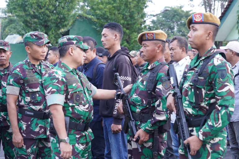 Kasrem 084/Bhaskara Jaya Pimpin Apel Gelar Pasukan Pengamanan Kunjungan Wapres RI di Surabaya