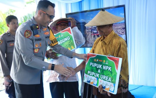 Polres Gresik dan Forkopimda Tanam Jagung 1,2 Hektare di Kebomas, Perkuat Program Swasembada Pangan Nasional