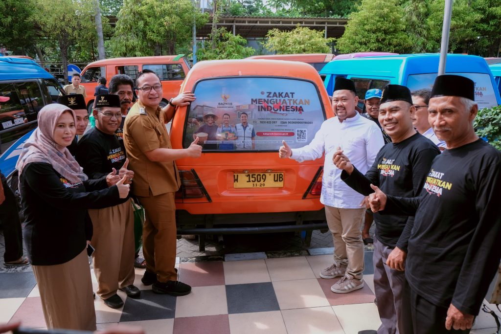 Bupati Yani Lepas Kampanye Zakat Lewat Angkot, 50 Sopir Terima Bantuan Ramadan