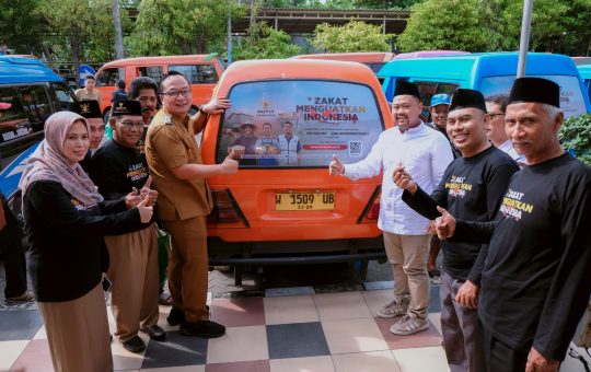 Bupati Yani Lepas Kampanye Zakat Lewat Angkot, 50 Sopir Terima Bantuan Ramadan