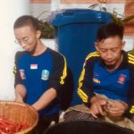Dinas Sosial Gresik Kerahkan Tagana Dirikan Dapur Umum, Siapkan 10.000 Porsi Nasi untuk Qiamullail di Masjid Al Akbar IMG-20260318-WA0030