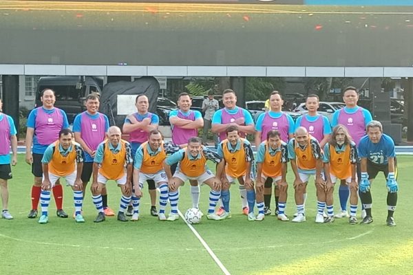 Pangdam III/Siliwangi Cetak Hattrick, Laga Persahabatan PJU Kodam-Polda Jabar Vs Persib Legend Berakhir Imbang 7-7