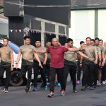 Lari, Push Up hingga Gendong Rekan, Wadan Kodiklatad Bangun Kebugaran dan Kekompakan Prajurit